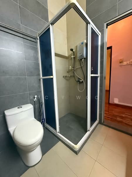 Rumah Teres 2 Tingkat untuk Dijual di Taman Perling (Perling) - Ricky Woo - Bathroom - PropertyGuru.com.my