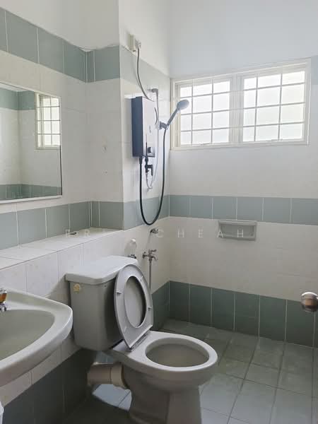 Rumah Teres untuk Disewa di Usj 18 (Subang Jaya) - Eric Cheah - Bathroom - PropertyGuru.com.my