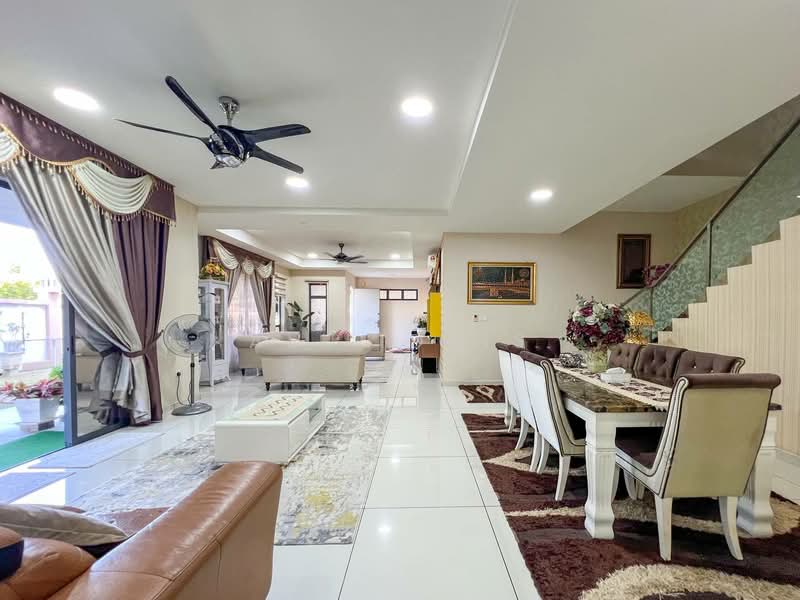 Semi-Detached House for Sale in Taman Villa Perdana (Kajang) - Ali Idris - Living Room - PropertyGuru.com.my