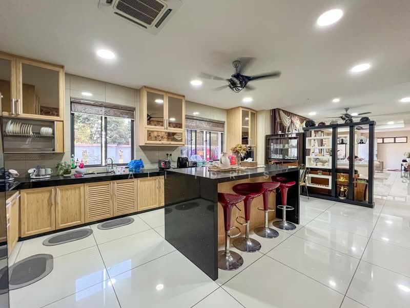 Semi-Detached House for Sale in Taman Villa Perdana (Kajang) - Ali Idris - Kitchen - PropertyGuru.com.my