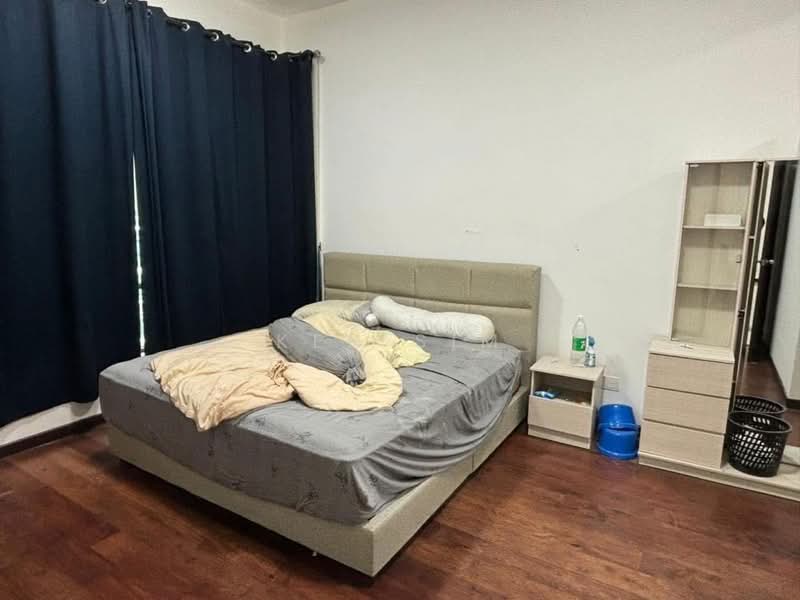 Servis Apartment untuk Disewa di Molek Regency - Ken Sim - Bedroom - PropertyGuru.com.my