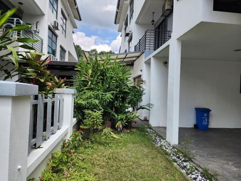 Rumah Berkembar untuk Dijual di Bukit Jelutong (Shah Alam) - Zuraini Soh - Exterior - PropertyGuru.com.my
