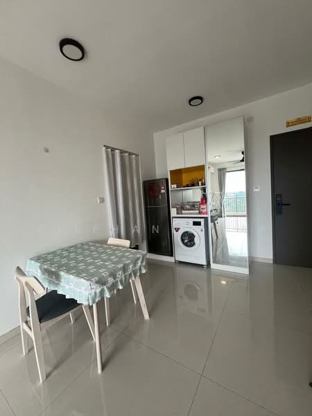 Kediaman Servis untuk Dijual di Country Garden Central Park - Stephanie Yap - Dining Room - PropertyGuru.com.my