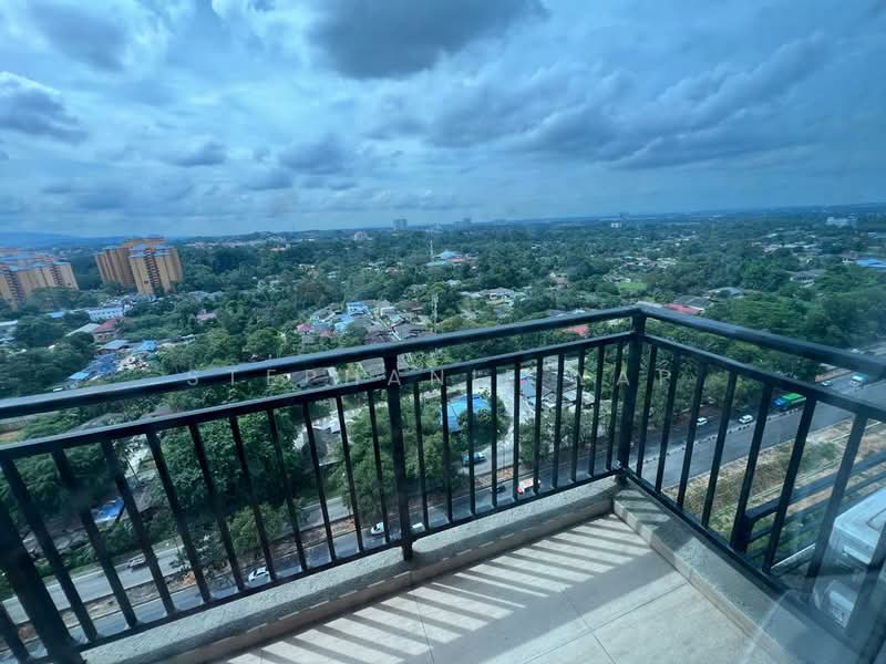 Kediaman Servis untuk Dijual di Country Garden Central Park - Stephanie Yap - Balcony - PropertyGuru.com.my