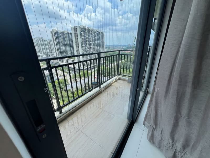 Kediaman Servis untuk Dijual di Country Garden Central Park - Stephanie Yap - Balcony - PropertyGuru.com.my