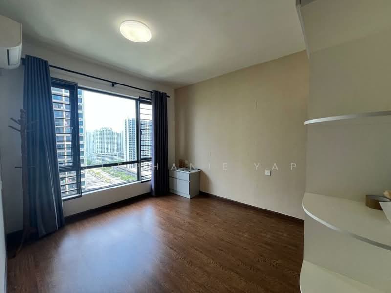 Kediaman Servis untuk Dijual di Country Garden Central Park - Stephanie Yap - Bedroom - PropertyGuru.com.my