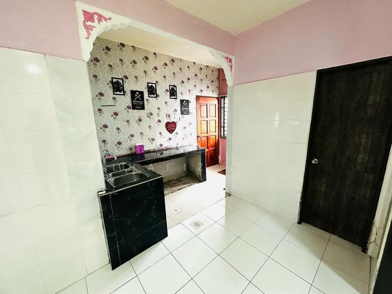 1-storey Terraced House for Sale in Taman Desaru Utama (Pengerang) - ALHAFIZ AZIS - Kitchen - PropertyGuru.com.my