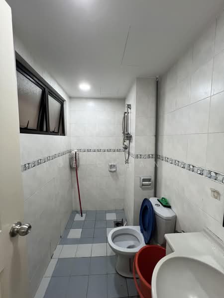 Kondominium untuk Disewa di Pelangi Astana - Joe Cheang - Bathroom - PropertyGuru.com.my