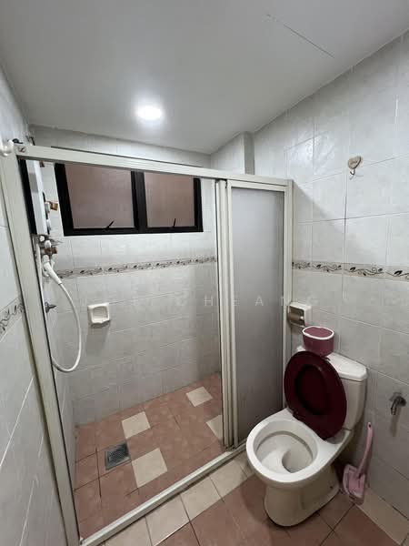 Kondominium untuk Disewa di Pelangi Astana - Joe Cheang - Bathroom - PropertyGuru.com.my