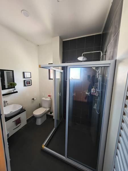 Kondominium untuk Dijual di Springfield Condominium - Bryan H'ng - Bathroom - PropertyGuru.com.my