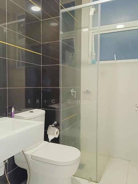 Service Residence for Rent at Skypod Residence - Eric Cheah - Bathroom - PropertyGuru.com.my