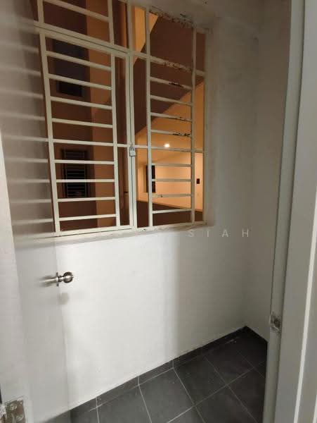Kediaman Servis untuk Disewa di Mesahill - Kayden Siah - Entrance - PropertyGuru.com.my