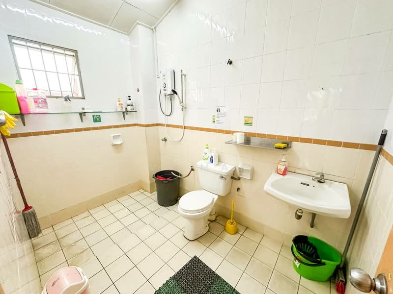 Rumah Teres 2-Tingkat untuk Disewa di Kota Kemuning (Shah Alam) - Ivy Mak - Bathroom - PropertyGuru.com.my