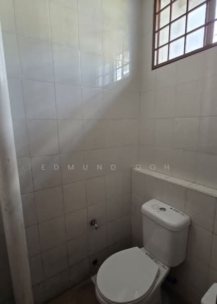 Kedai untuk Disewa di Desa Latania (Shah Alam) - Edmund Goh - Bathroom - PropertyGuru.com.my