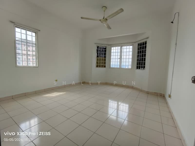 Pangsapuri untuk Disewa di Sri Bayu Apartments - Shally Pun - Living Room - PropertyGuru.com.my