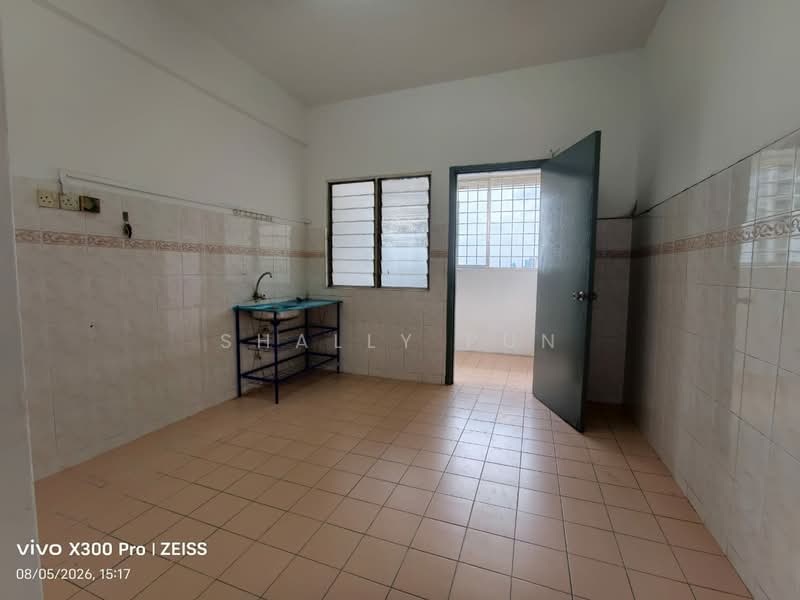 Pangsapuri untuk Disewa di Sri Bayu Apartments - Shally Pun - Kitchen - PropertyGuru.com.my