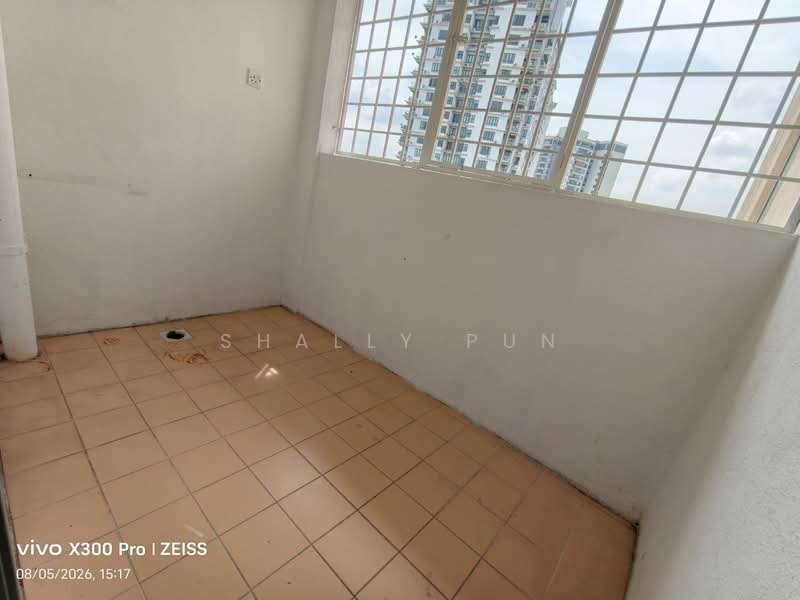 Pangsapuri untuk Disewa di Sri Bayu Apartments - Shally Pun - Balcony - PropertyGuru.com.my