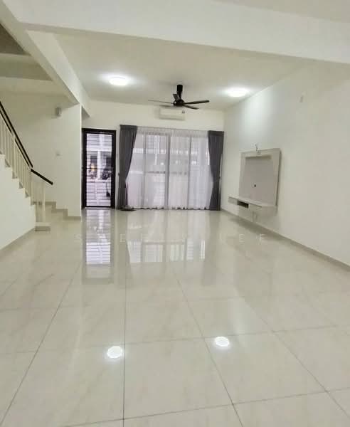 Rumah Teres 2 Tingkat untuk Disewa di Diamond City (Semenyih) - Sherly Lee - Living Room - PropertyGuru.com.my