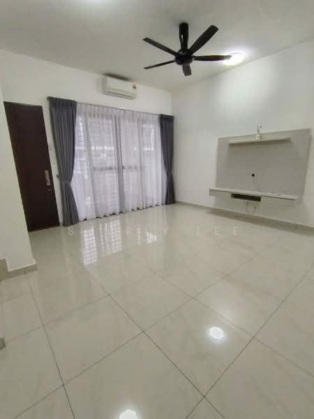 Rumah Teres 2 Tingkat untuk Disewa di Diamond City (Semenyih) - Sherly Lee - Living Room - PropertyGuru.com.my