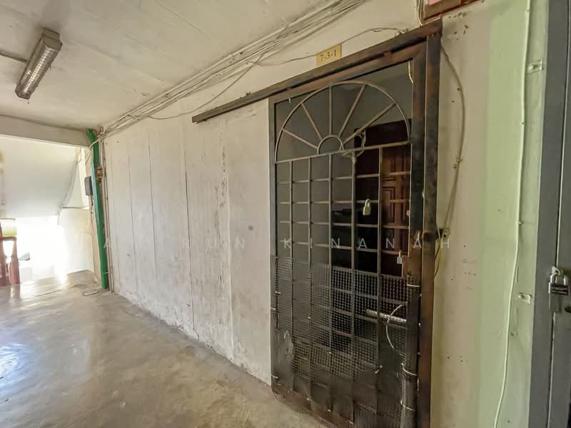 Rumah Flat untuk Dijual di Gugusan Semarak - Amirun Kinanah - Entrance - PropertyGuru.com.my