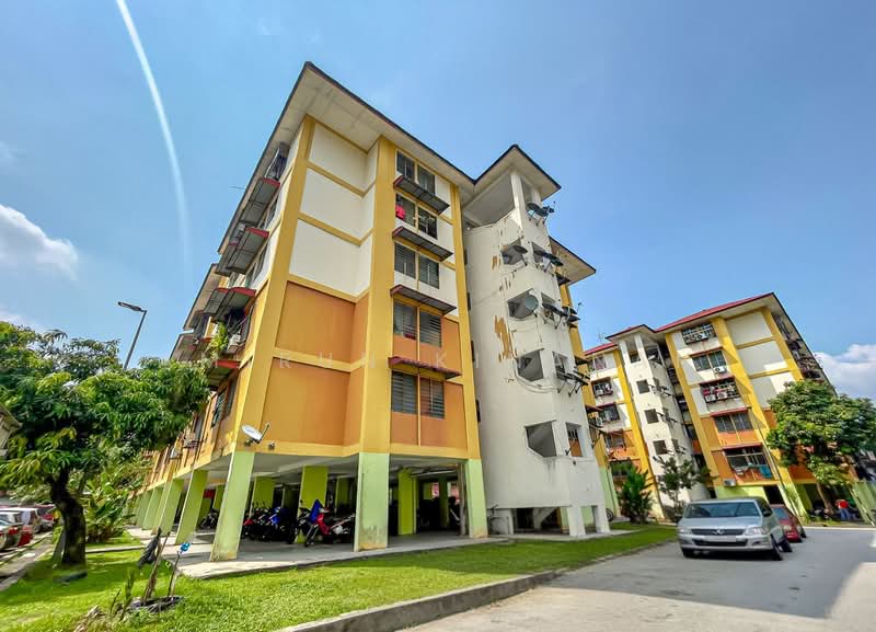 Rumah Flat untuk Dijual di Gugusan Semarak - Amirun Kinanah - Exterior - PropertyGuru.com.my