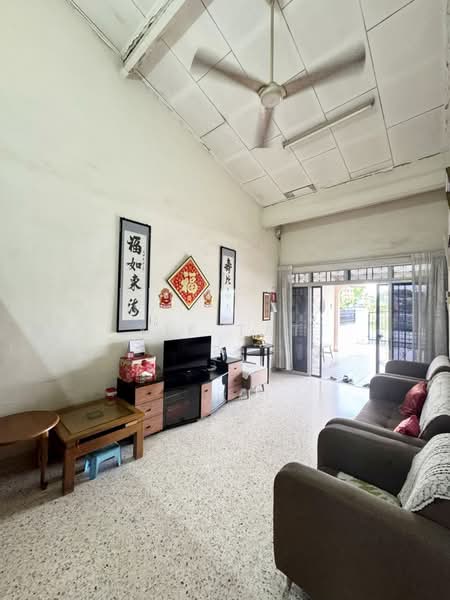 1-storey Terraced House for Sale in Taman Perling (Perling) - Yik Tat - PropertyGuru.com.my