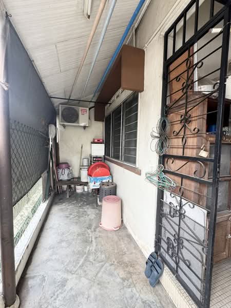 1-storey Terraced House for Sale in Taman Perling (Perling) - Yik Tat - PropertyGuru.com.my