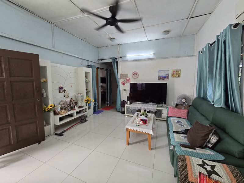 Rumah Banglo untuk Dijual di Seksyen 1 (Petaling Jaya) - Jarrod Joshua - Living Room - PropertyGuru.com.my