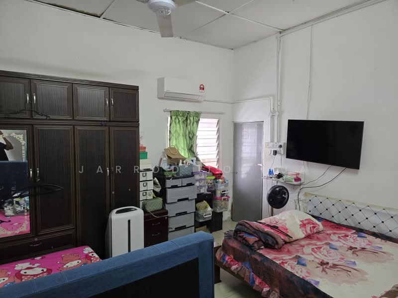Rumah Banglo untuk Dijual di Seksyen 1 (Petaling Jaya) - Jarrod Joshua - Bedroom - PropertyGuru.com.my