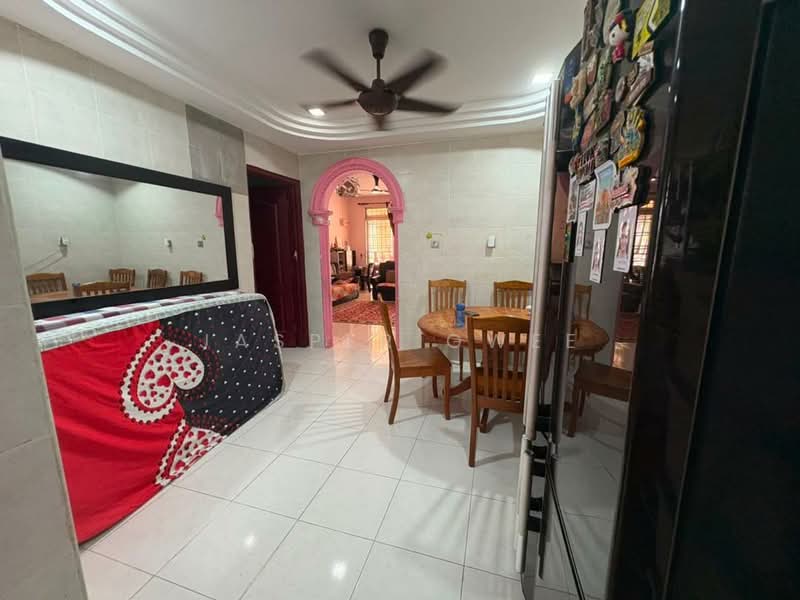 2-storey Terraced House for Sale in Bukit Indah (Iskandar Puteri (Nusajaya)) - Jasper Gwee - Living Room - PropertyGuru.com.my