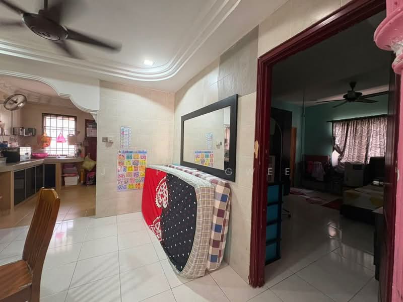2-storey Terraced House for Sale in Bukit Indah (Iskandar Puteri (Nusajaya)) - Jasper Gwee - Kitchen - PropertyGuru.com.my
