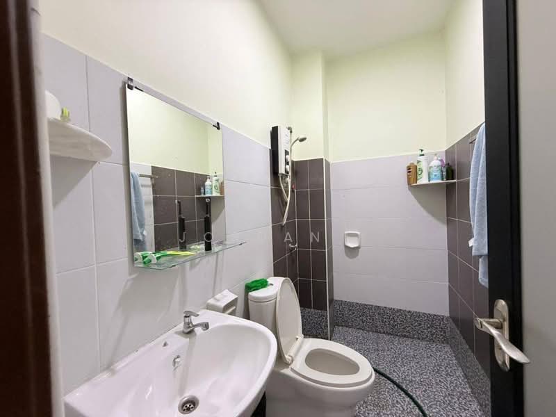 2-storey Terraced House for Sale in Nusantara Prima (Gelang Patah) - Jordan . - PropertyGuru.com.my