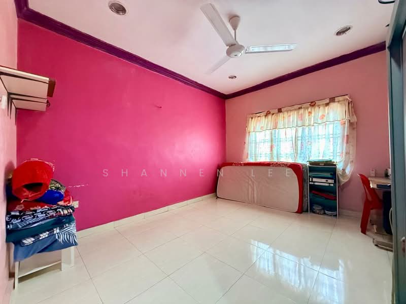 Rumah Teres 2 Tingkat untuk Dijual di Taman Mount Austin (Tebrau) - Shannen Lee - Bedroom - PropertyGuru.com.my