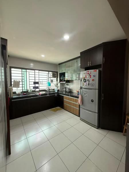 Rumah Teres 2 Tingkat untuk Dijual di Taman Sutera Utama (Skudai) - Max Loh - Kitchen - PropertyGuru.com.my