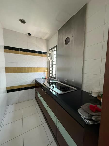 Rumah Teres 2 Tingkat untuk Dijual di Taman Sutera Utama (Skudai) - Max Loh - Kitchen - PropertyGuru.com.my