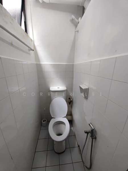 Rumah Flat untuk Disewa di Taman Bukit Jambul - Correen Lee - Bathroom - PropertyGuru.com.my