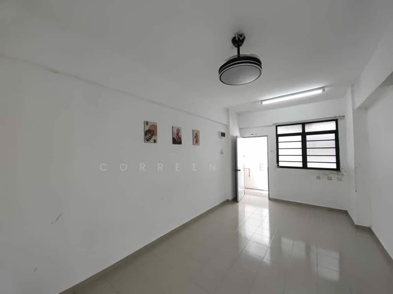 Rumah Flat untuk Disewa di Taman Bukit Jambul - Correen Lee - Living Room - PropertyGuru.com.my