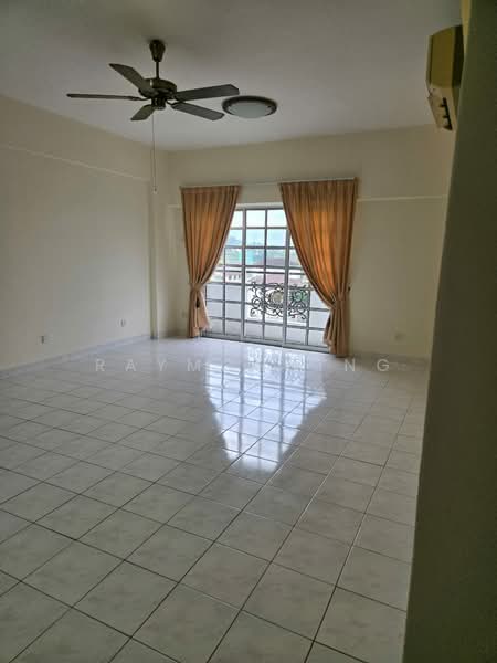 Kondominium untuk Dijual di Le Renaissance - Raymond Ng - Living Room - PropertyGuru.com.my