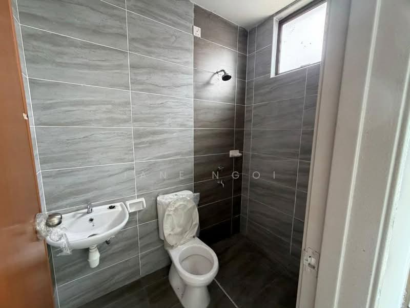 2-storey Terraced House for Sale in Taman Bestari Indah (Ulu Tiram) - Jane Ngoi - Bathroom - PropertyGuru.com.my