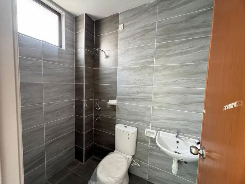 2-storey Terraced House for Sale in Taman Bestari Indah (Ulu Tiram) - Jane Ngoi - Bathroom - PropertyGuru.com.my