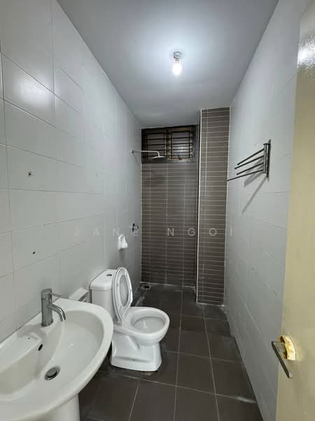 Service Residence for Sale at Palazio - Jane Ngoi - Bathroom - PropertyGuru.com.my
