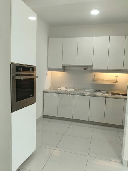 Apartment for Sale at Austin Suites (Permata Austin) - Jane Ngoi - Kitchen - PropertyGuru.com.my