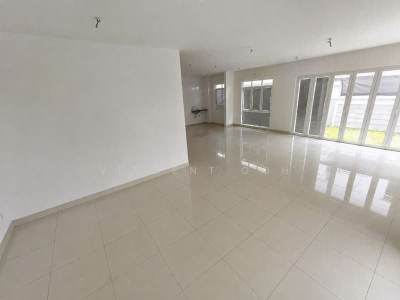 Semi-Detached House for Sale in Amverton Hills (Sungai Buloh) - Vincent Goh - Living Room - PropertyGuru.com.my