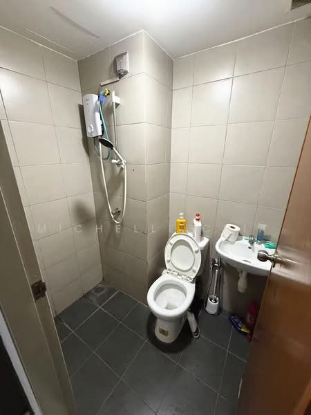 Pangsapuri untuk Dijual di Woodsland Park - Michelle Chia - Bathroom - PropertyGuru.com.my