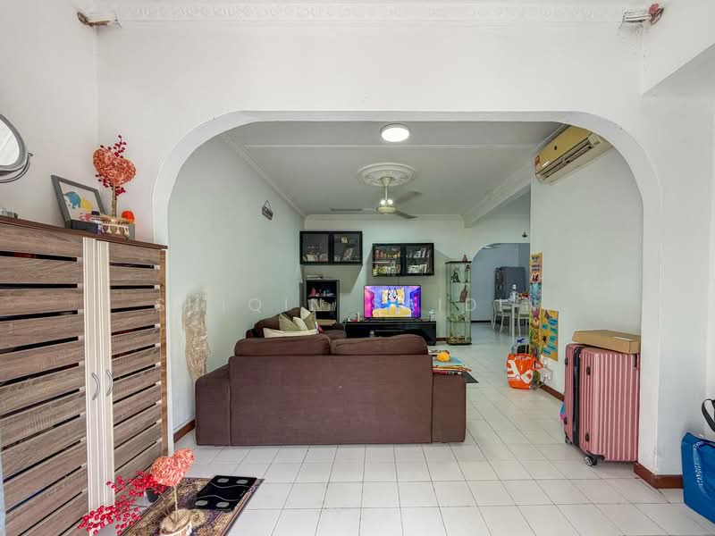 Rumah Teres 2 Tingkat untuk Dijual di Seksyen 19 (Shah Alam) - Shiqin Saidin - Living Room - PropertyGuru.com.my