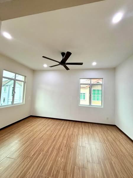 Rumah Teres 3 Tingkat untuk Disewa di Island Glades (Jelutong) - Gan Chun Kai - PropertyGuru.com.my