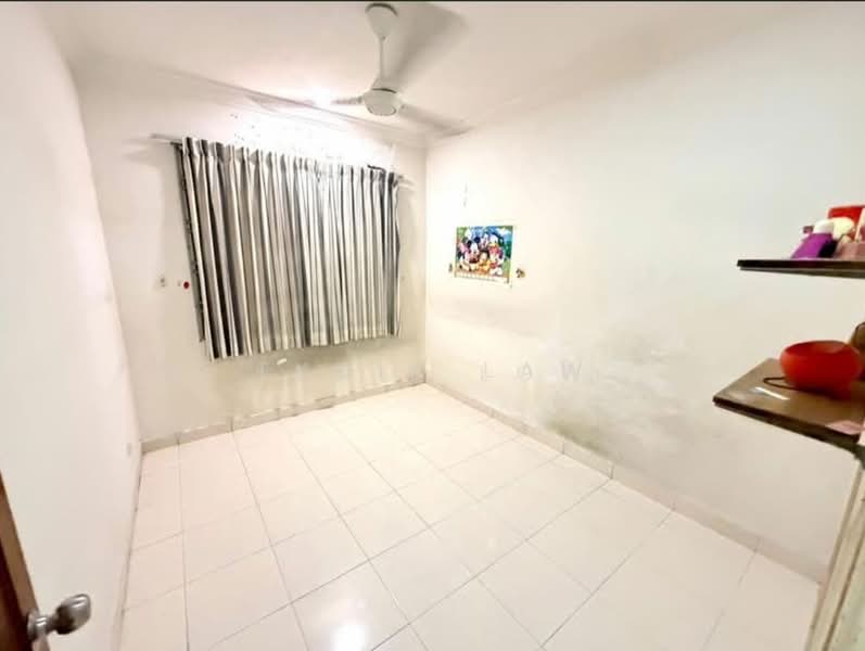 1.5-storey Terraced House for Sale in Taman Gaya (Ulu Tiram) - Tycia Law - PropertyGuru.com.my