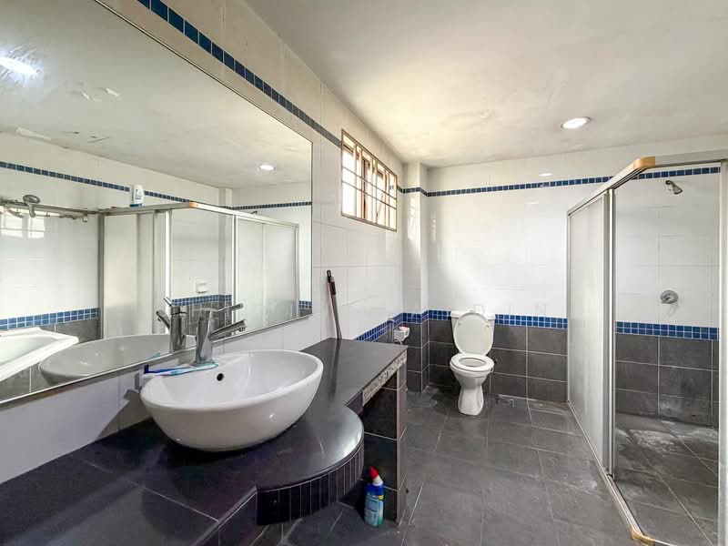Rumah Banglo untuk Dijual di Ampang (Selangor) - Shiqin Saidin - Bathroom - PropertyGuru.com.my
