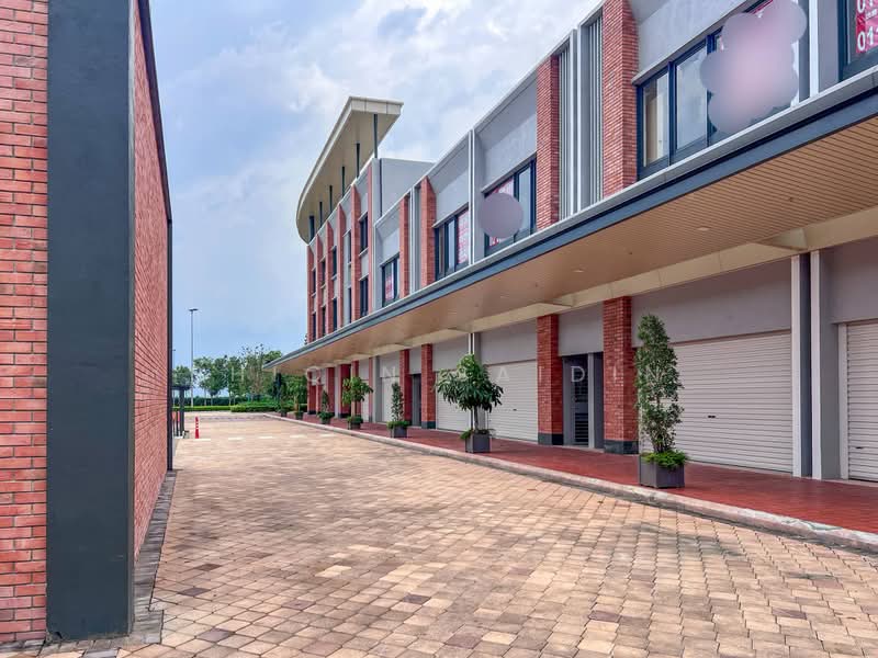 Shop for Sale in Banting (Selangor) - Shiqin Saidin - Exterior - PropertyGuru.com.my
