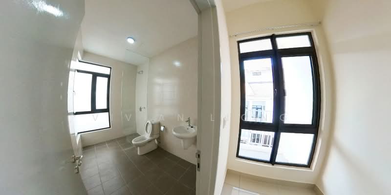 Rumah Teres 3 Tingkat untuk Disewa di Bangi (Selangor) - Vivian Liong - Bathroom - PropertyGuru.com.my